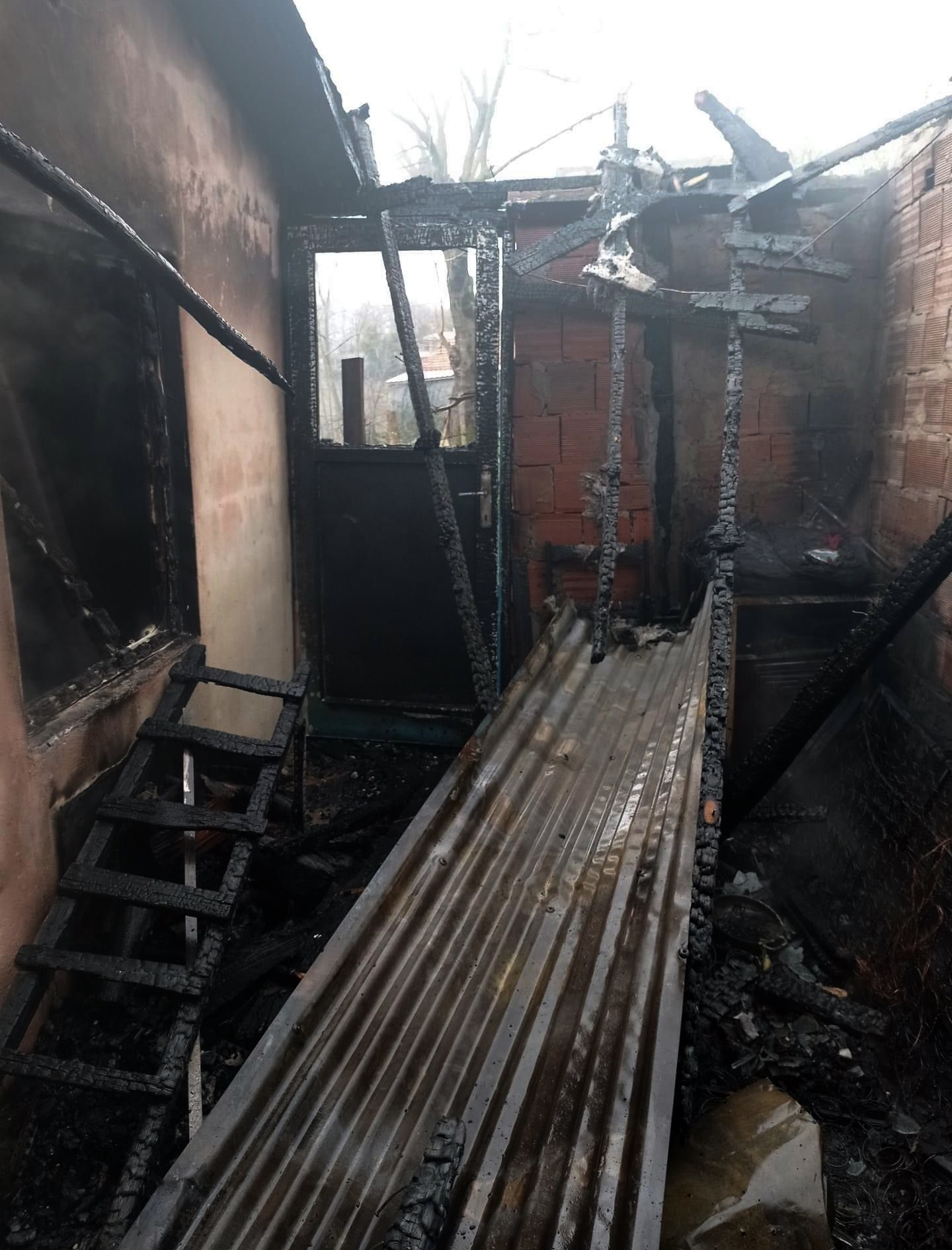 Dikmen’de çıkan yangında bir evde hasar oluştu