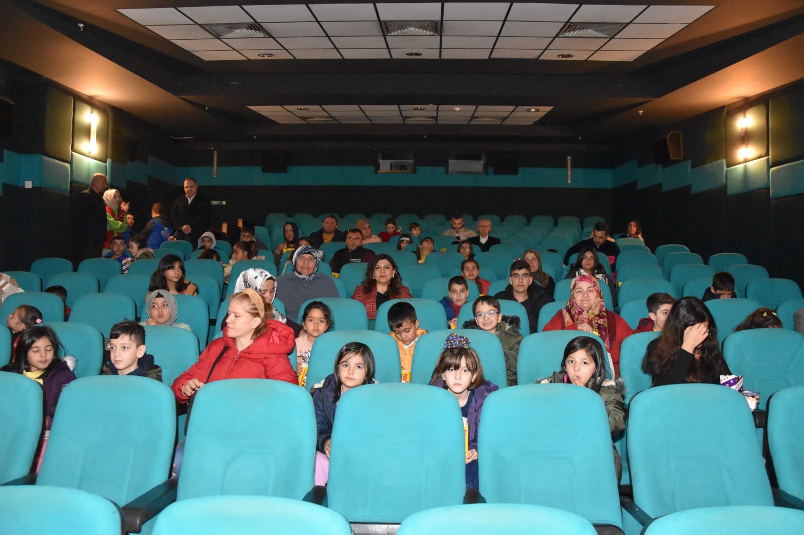 Karabük’te depremzede çocuklar için sinema etkinliği düzenlendi