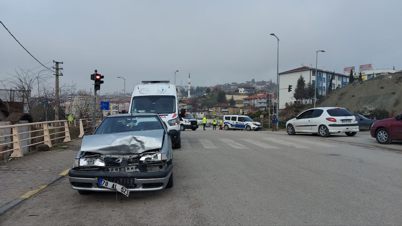 Karabük’te meydana gelen trarik kazalarında 3 kişi yaralandı