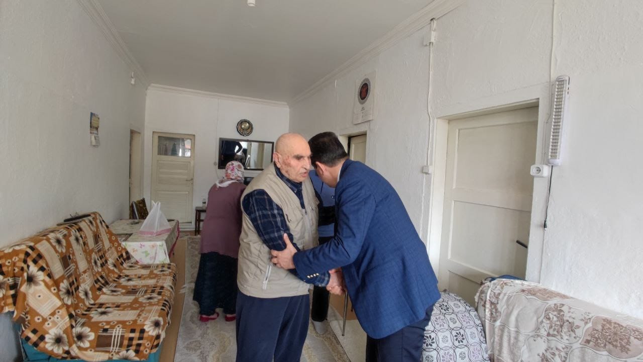 Oğuzlar Belediye Başkanı Yıldırım’dan Yaşlılara Saygı Haftası ziyareti