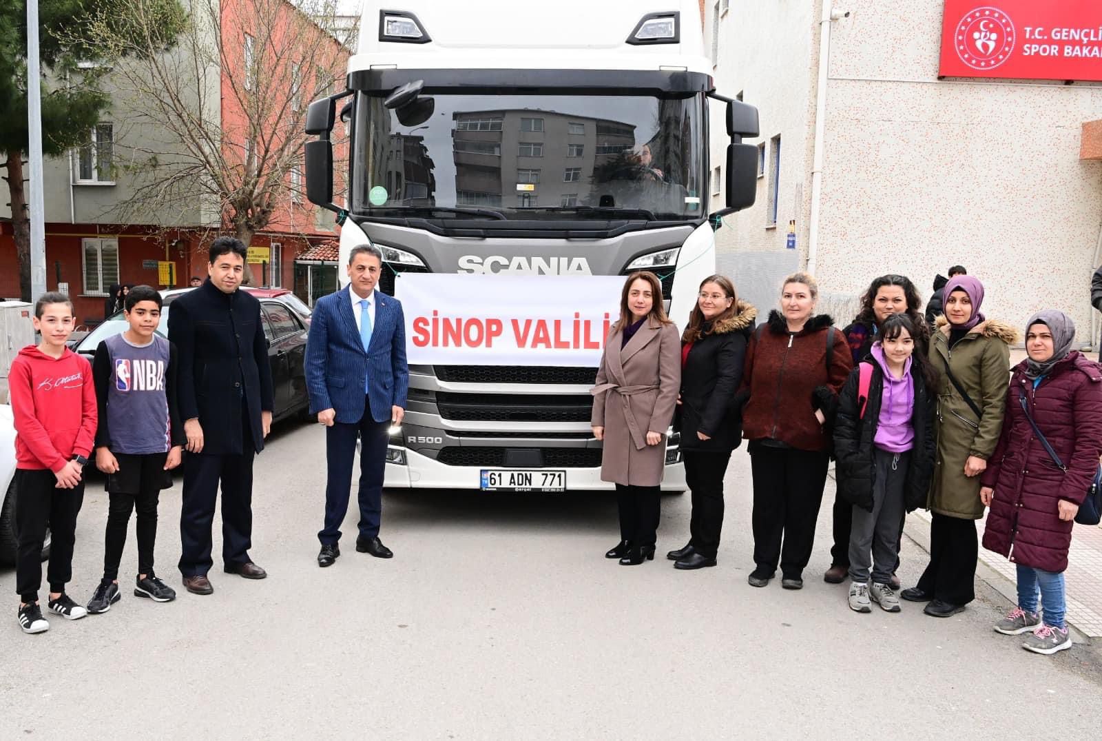 Sinop’ta kadınların hazırladığı insani yardım malzemeleri deprem bölgesine gönderildi