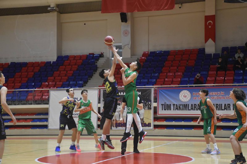 14 Yaş Altı Erkekler Basketbol Bölge Şampiyonası Karabük’te başladı