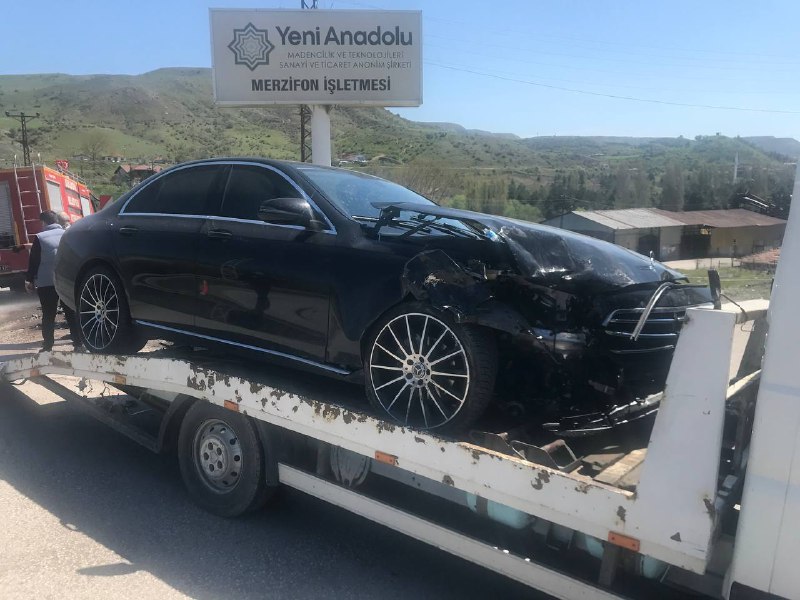 Amasya’da iki otomobil çarpıştı, 7 kişi yaralandı