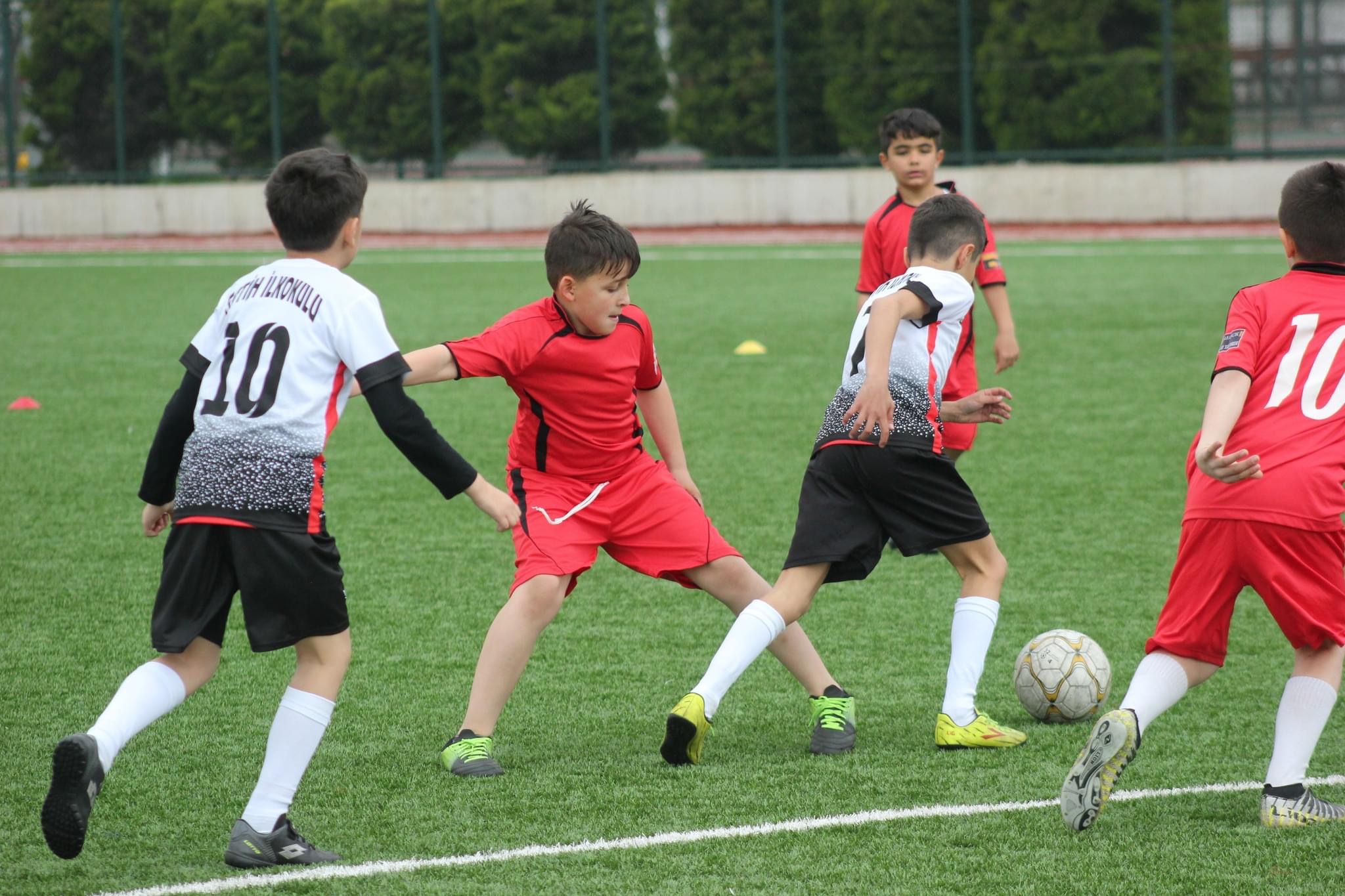 Ayancık’ta 23 Nisan Futbol Turnuvası düzenlendi