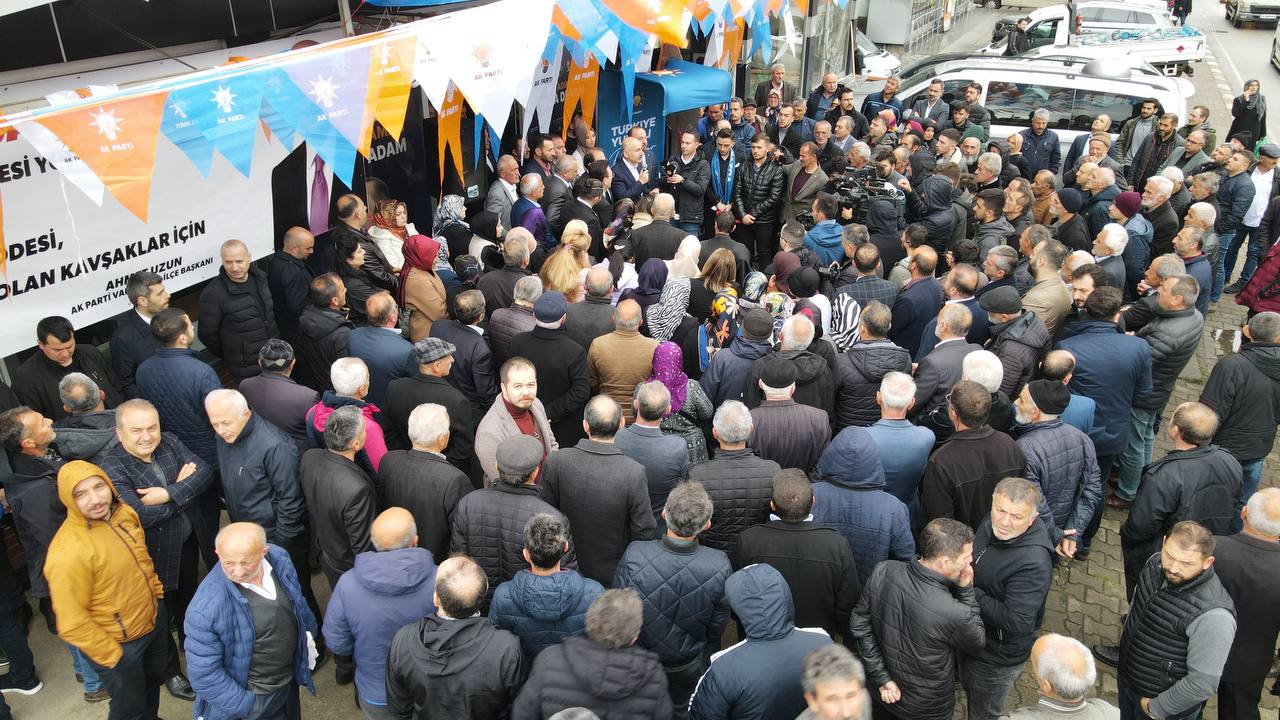 Bakan Karaismailoğlu, Vakfıkebir Seçim Koordinasyon Merkezi’nin açılışına katıldı: