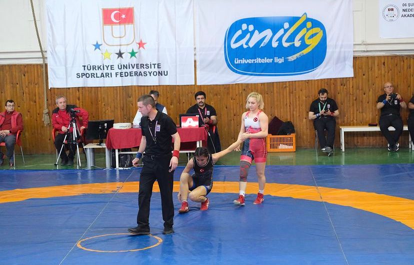 DÜ öğrencileri, ÜNİLİG Türkiye Güreş Şampiyonası’nda derece aldı
