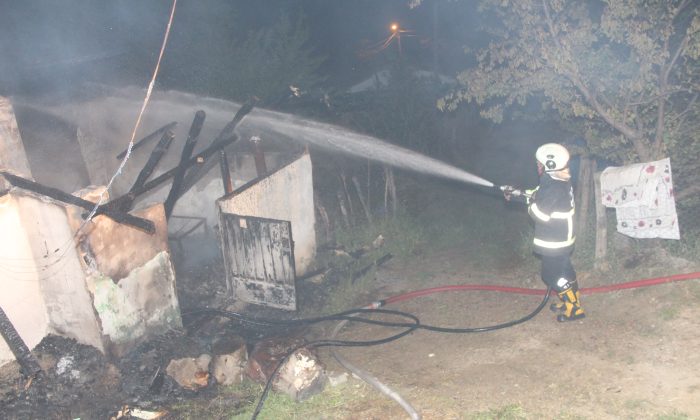 Amasya’da ahşap evde çıkan yangın söndürüldü