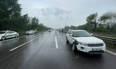 Anadolu Otoyolu’nda kaza yapan araçların sürücüleri yaralandı