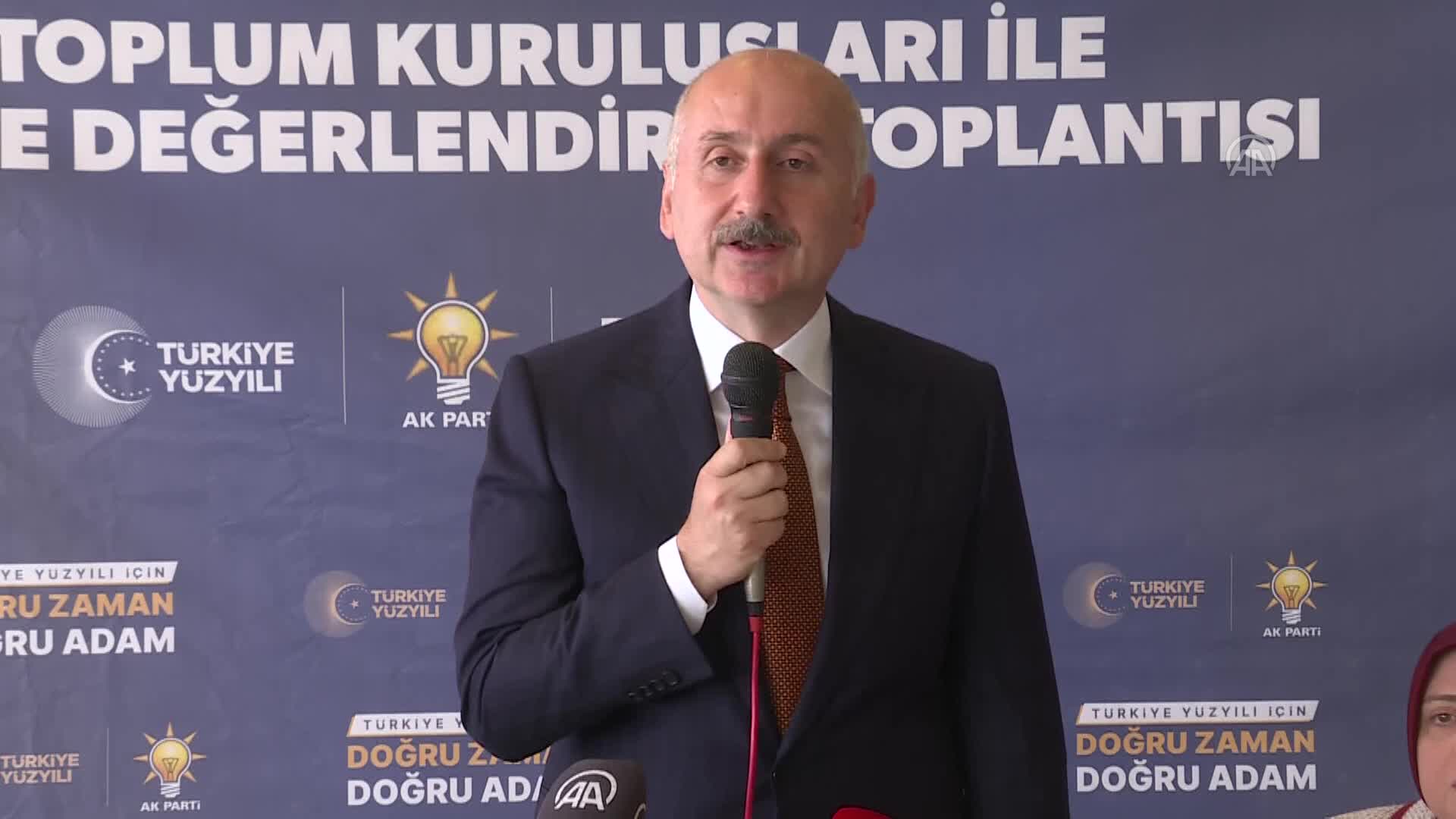 Bakan Karaismailoğlu, Trabzon’da STK temsilcileriyle bir araya geldi: