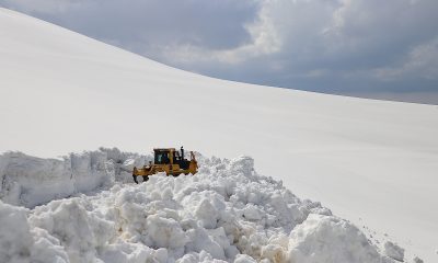 Bayburt’ta yüksek rakımlı köy ve yayla yollarında karla mücadele sürüyor