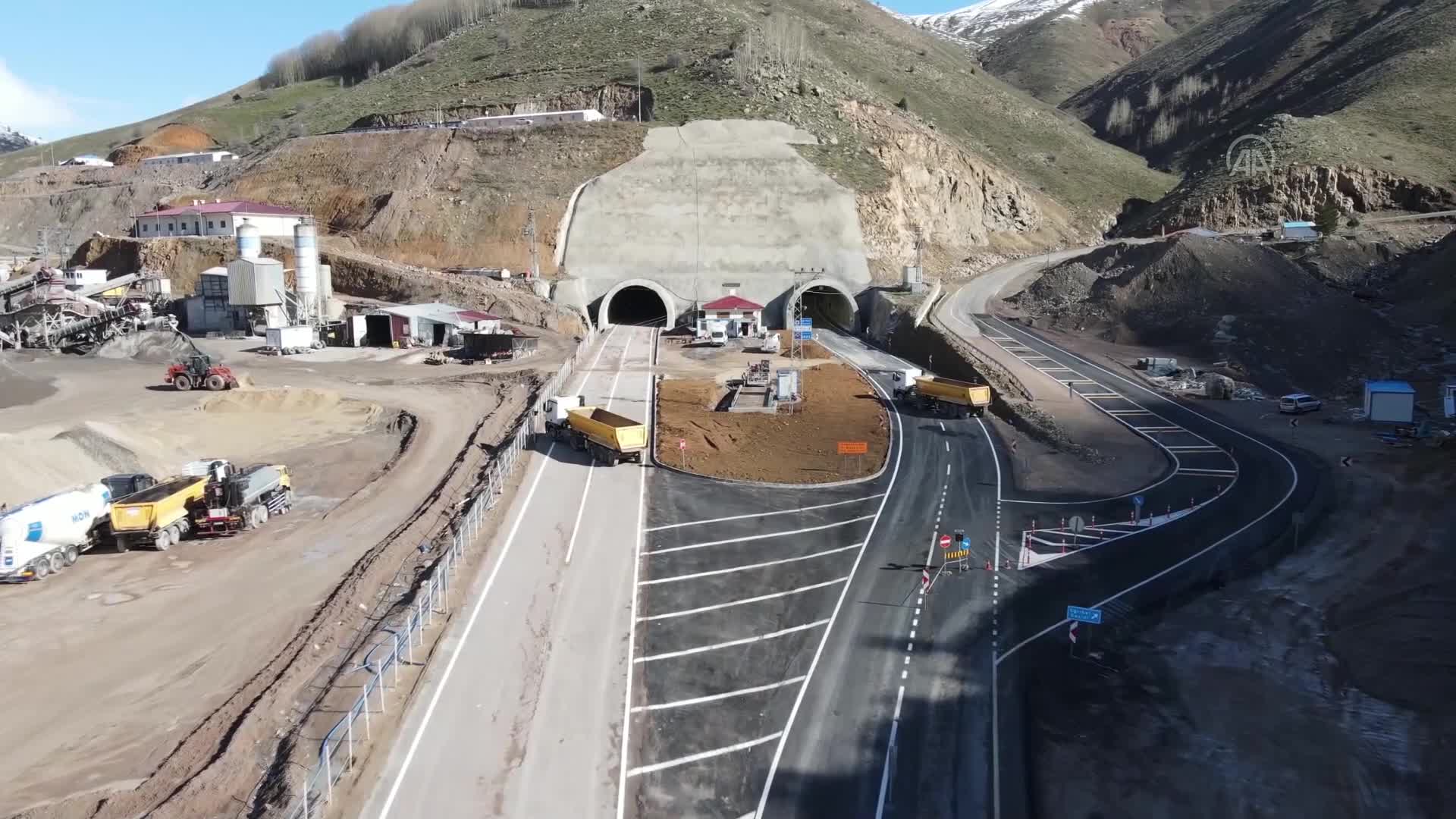 Giresun-Sivas güzergahındaki Eğribel Tüneli’nin inşası tamamlandı
