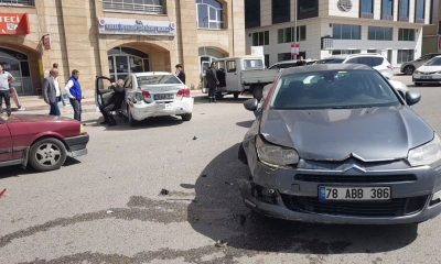 Karabük’te 2 otomobilin çarpıştığı kazada bir kişi yaralandı