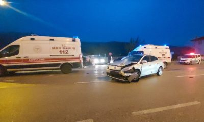 Karabük’te otomobil ile panelvanın çarpıştığı kazada 2 kişi yaralandı