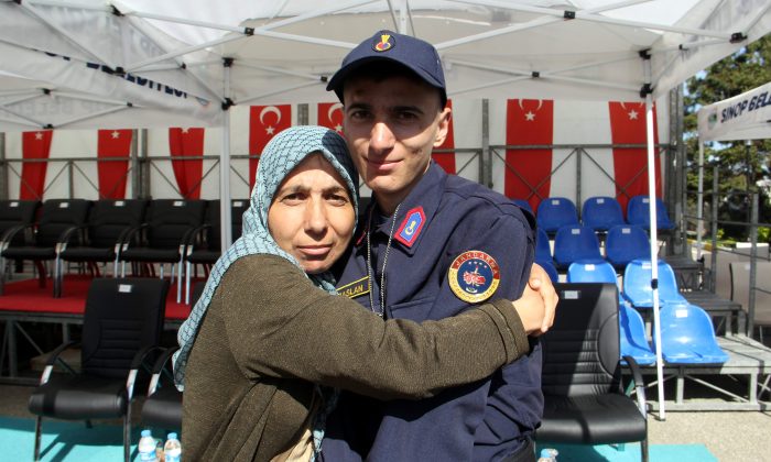 Sinop’ta engelliler bir günlük temsili askerlik yaptı