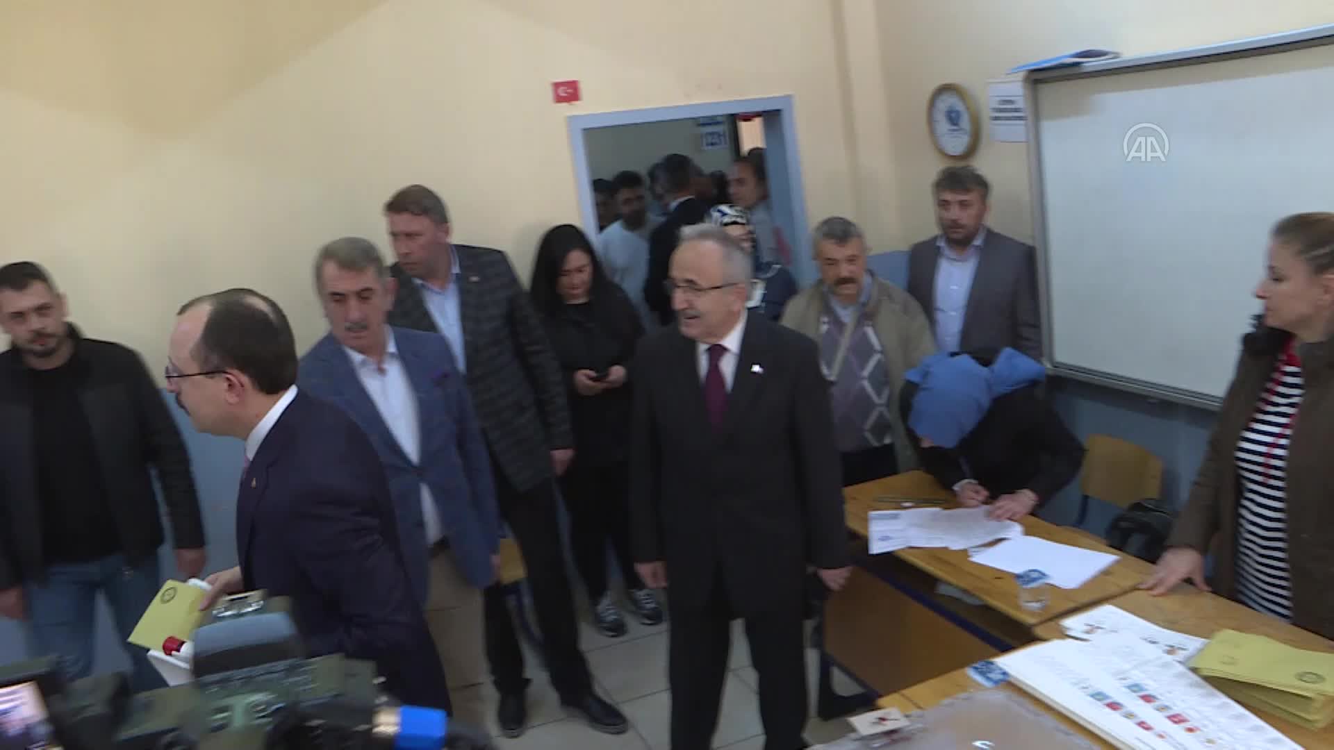 Ticaret Bakanı Muş, Samsun’da oy kullandı: