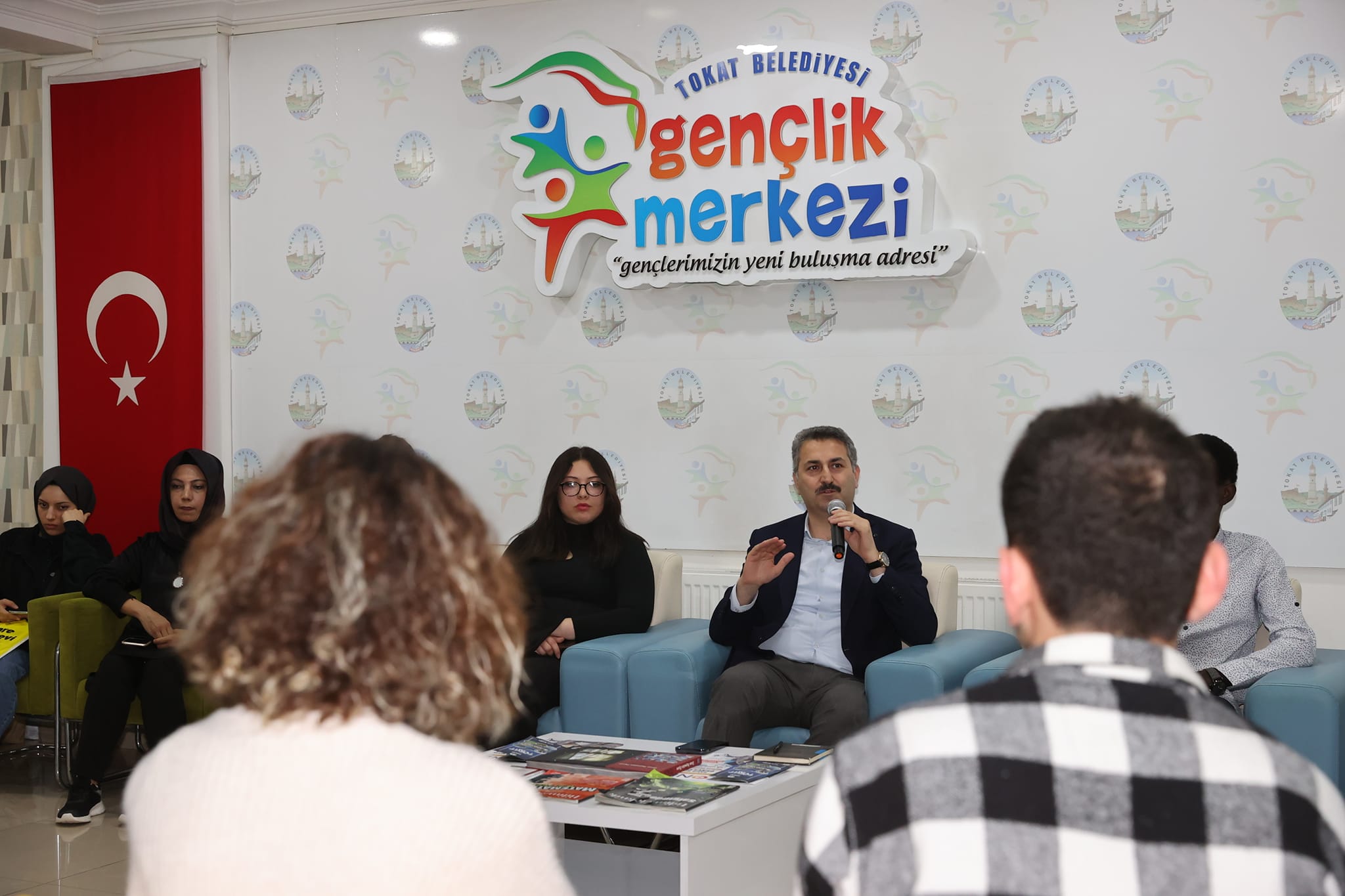 Tokat Belediye Başkanı Eyüp Eroğlu, gençlerle bir araya geldi