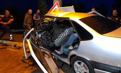 Tokat’ta aydınlatma direğine çarpan otomobildeki 2 kişi yaralandı