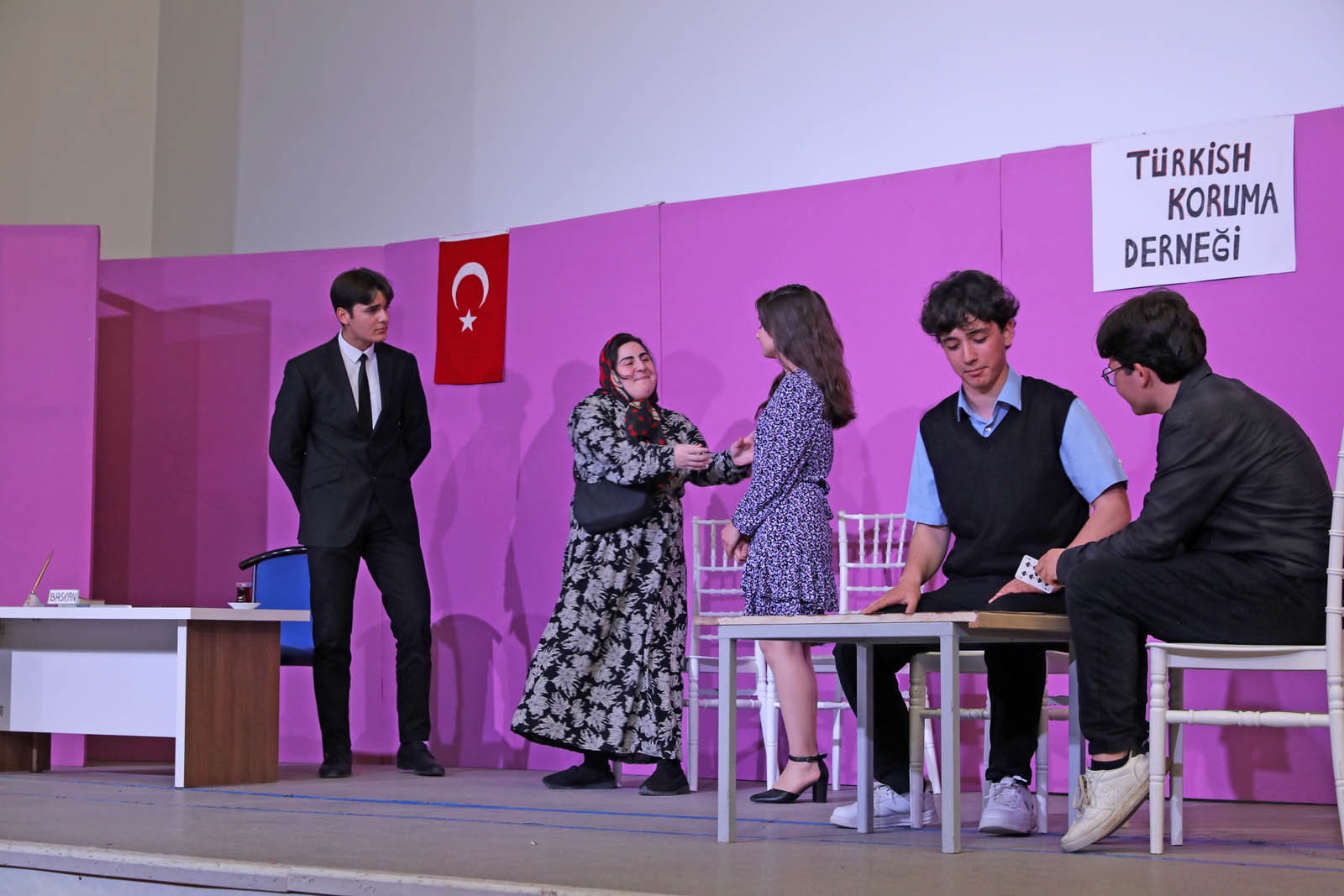 Bafra’da lise öğrencilerinin oynadığı “Türkçem Eyvah” tiyatro oyunu sahnelendi
