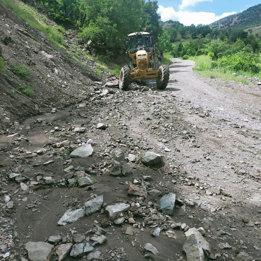Giresun’da sağanak bazı köy yollarında hasara yol açtı