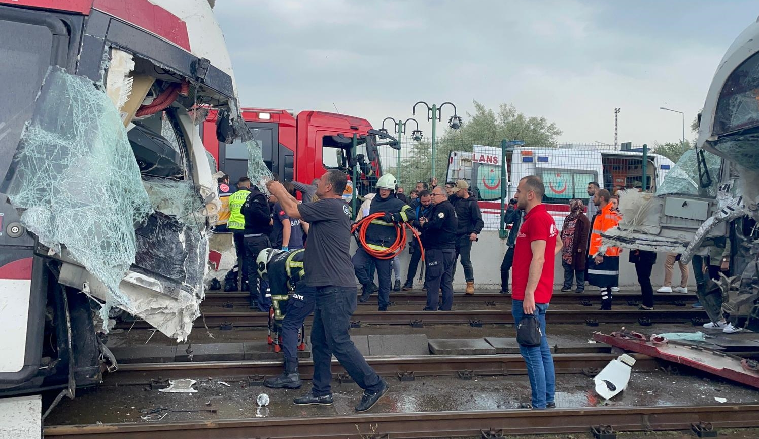 GÜNCELLEME 2 – Samsun’da tramvayların çarpışması sonucu 26 kişi yaralandı