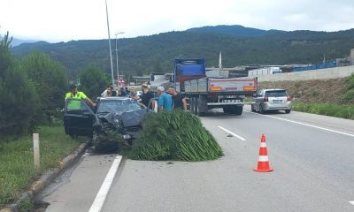 Karabük’te ağaca çarpan otomobilin sürücüsü yaralandı