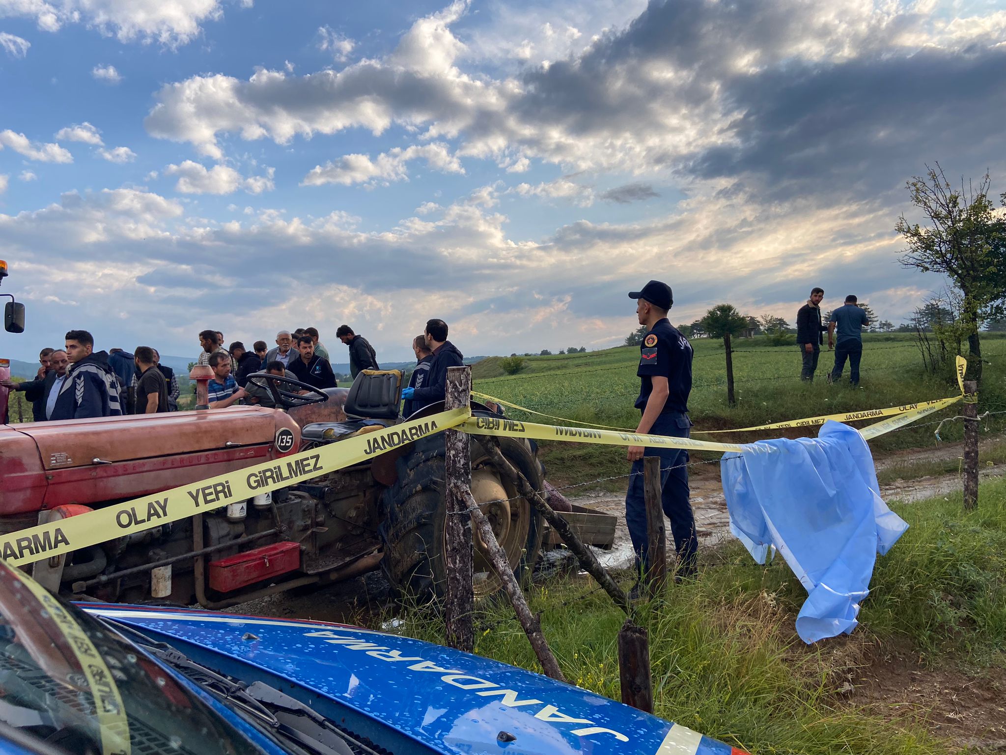 Kastamonu’da sarımsak tarlasında çalışan 2 kişi yıldırım isabet etmesi sonucu öldü