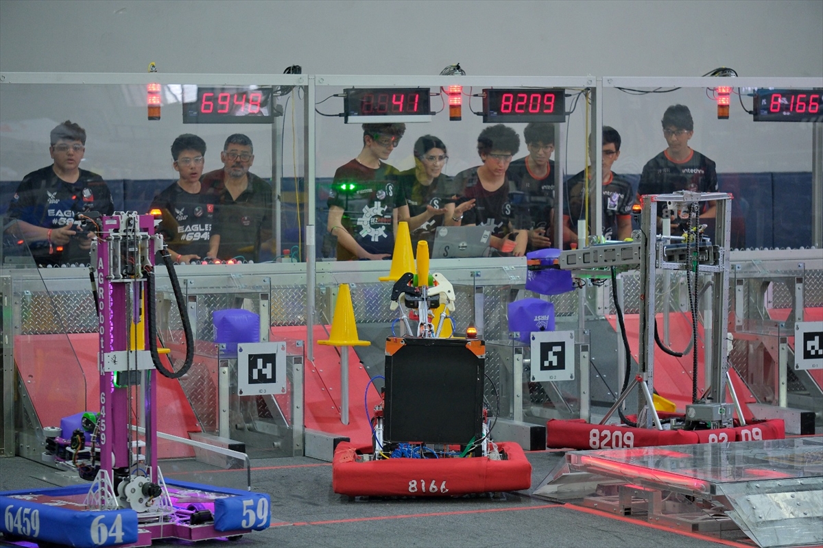 Robocube Off-Season 2023 robot yarışması gerçekleştirildi