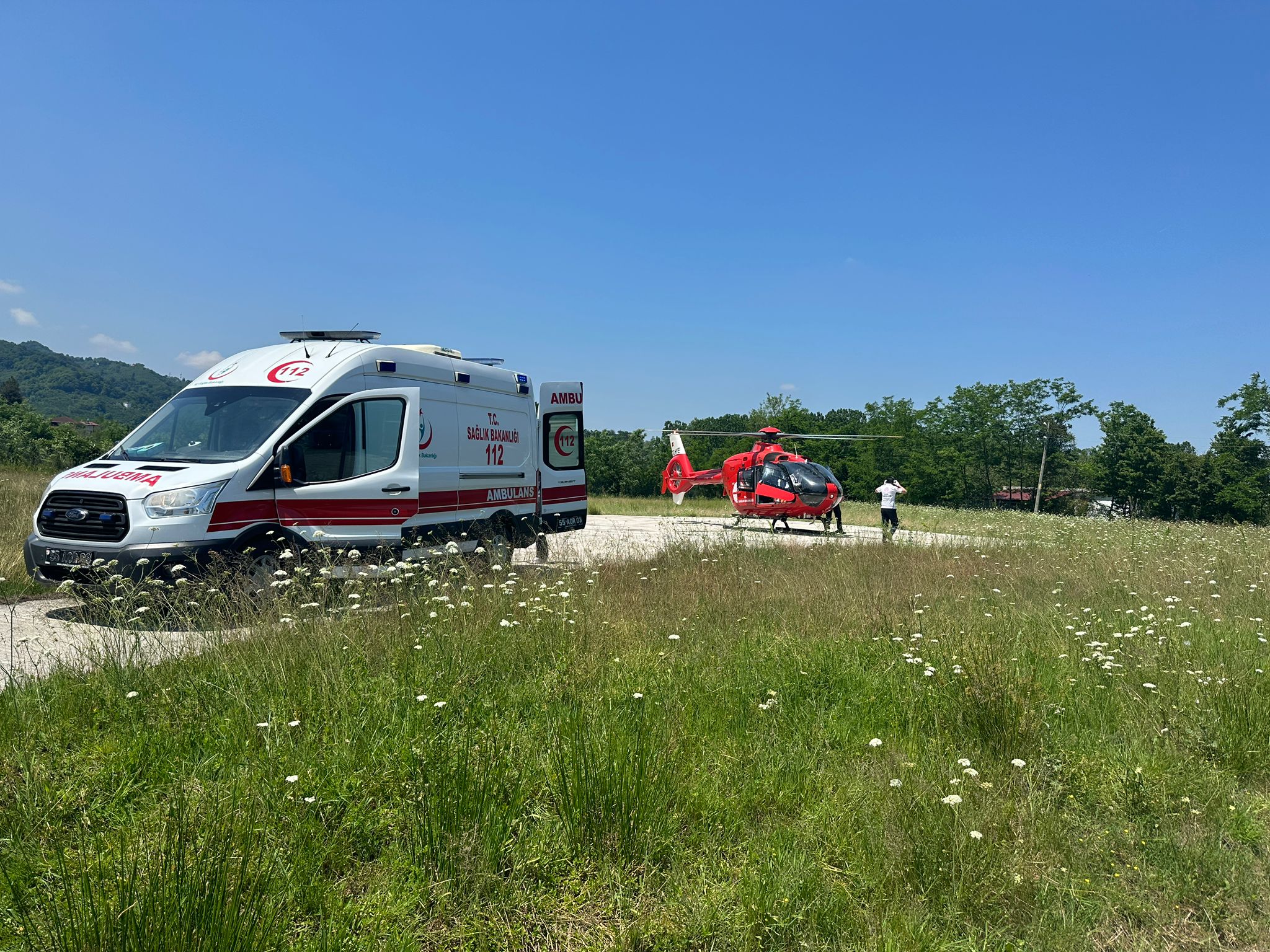Salıpazarı’nda kalp krizi geçiren hasta ambulans helikopterle hastaneye kaldırıldı