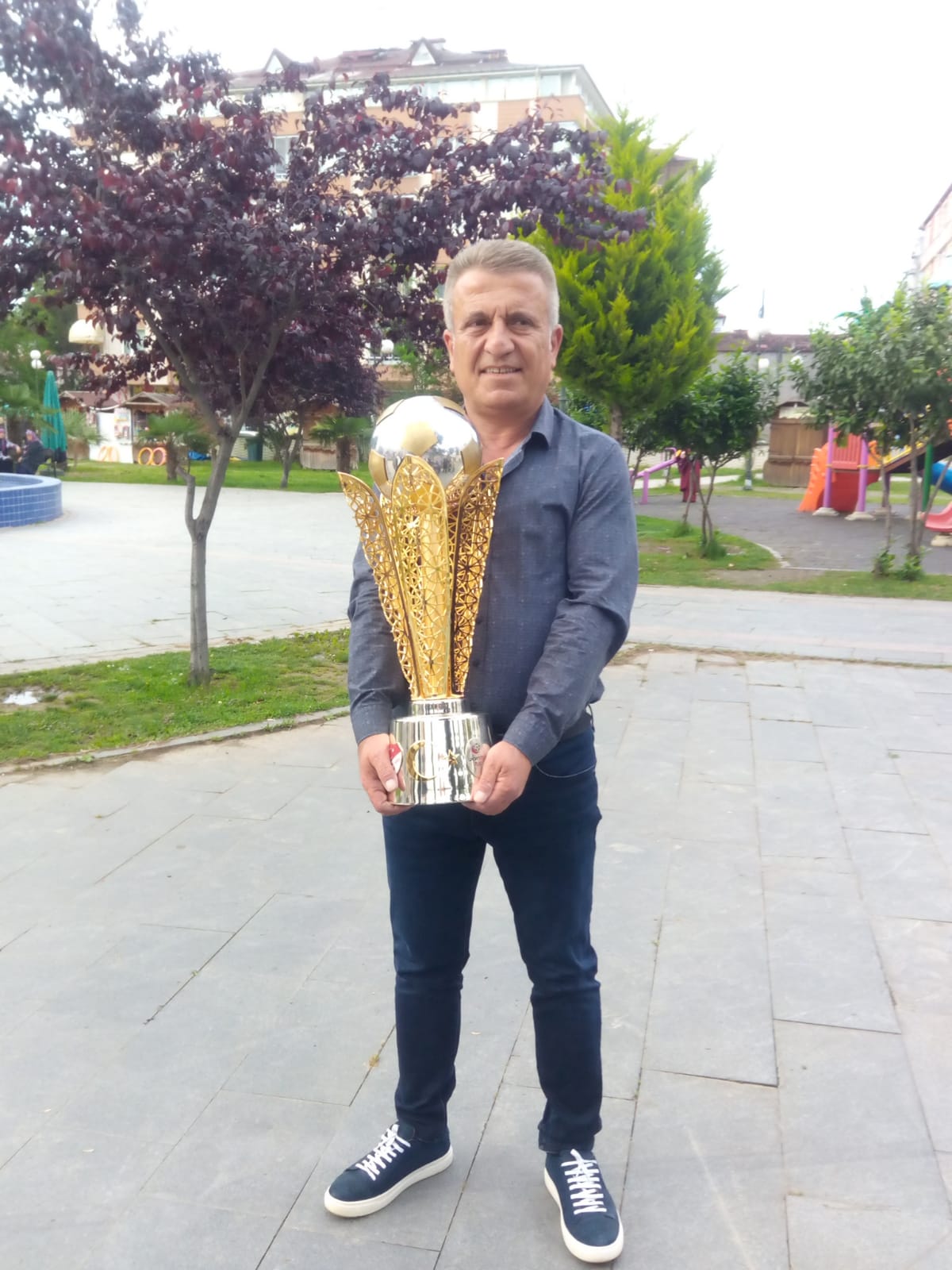 Samsunspor’un şampiyonluk kupası Alaçam’da sergilendi