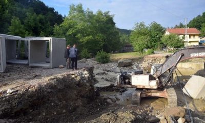 Sinop’ta sağanak sonrası zarar gören köy yolları onarılıyor