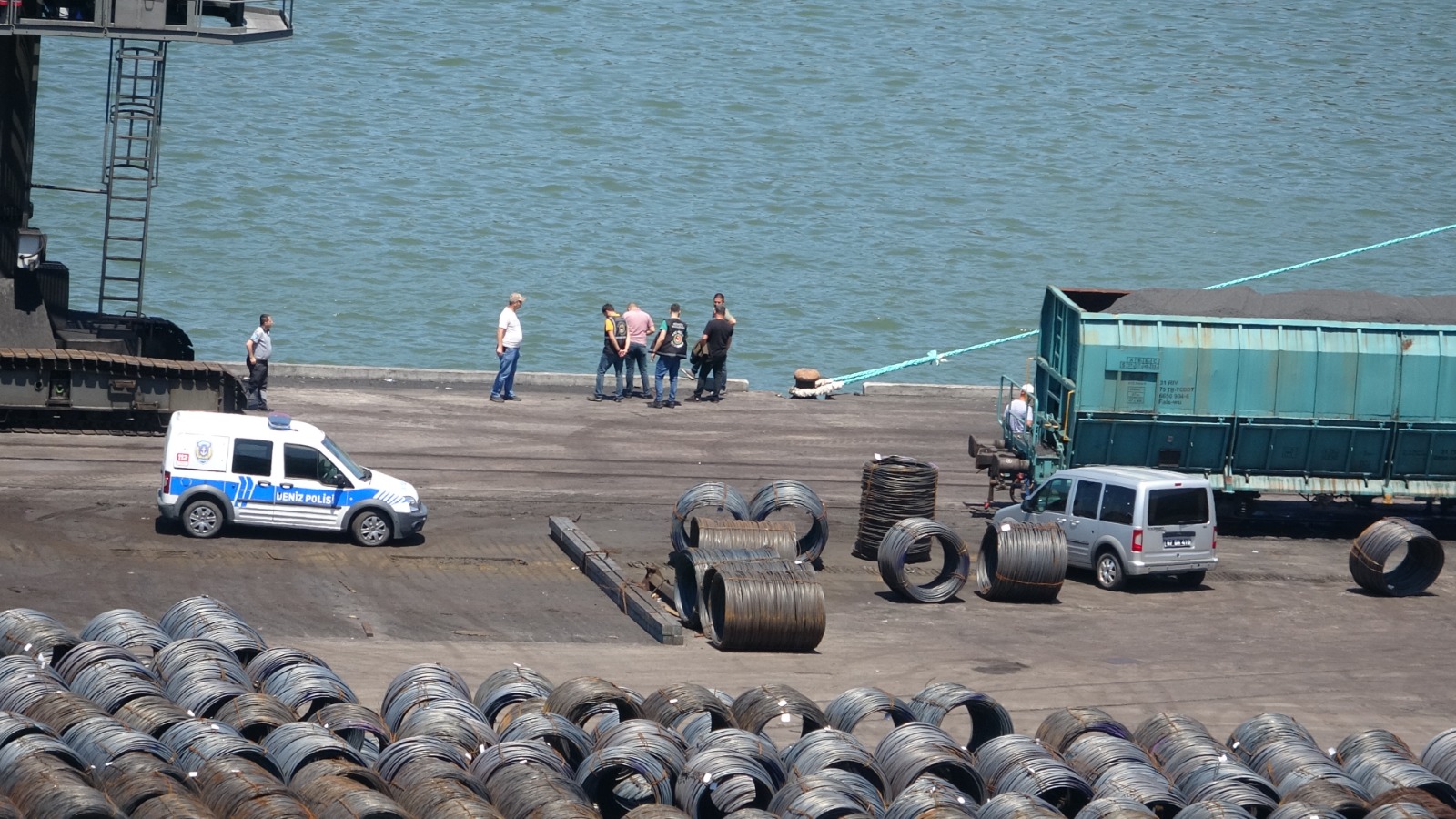 Zonguldak’ta kuru yük gemisinin altında mayın olduğu iddiası ekipleri harekete geçirdi