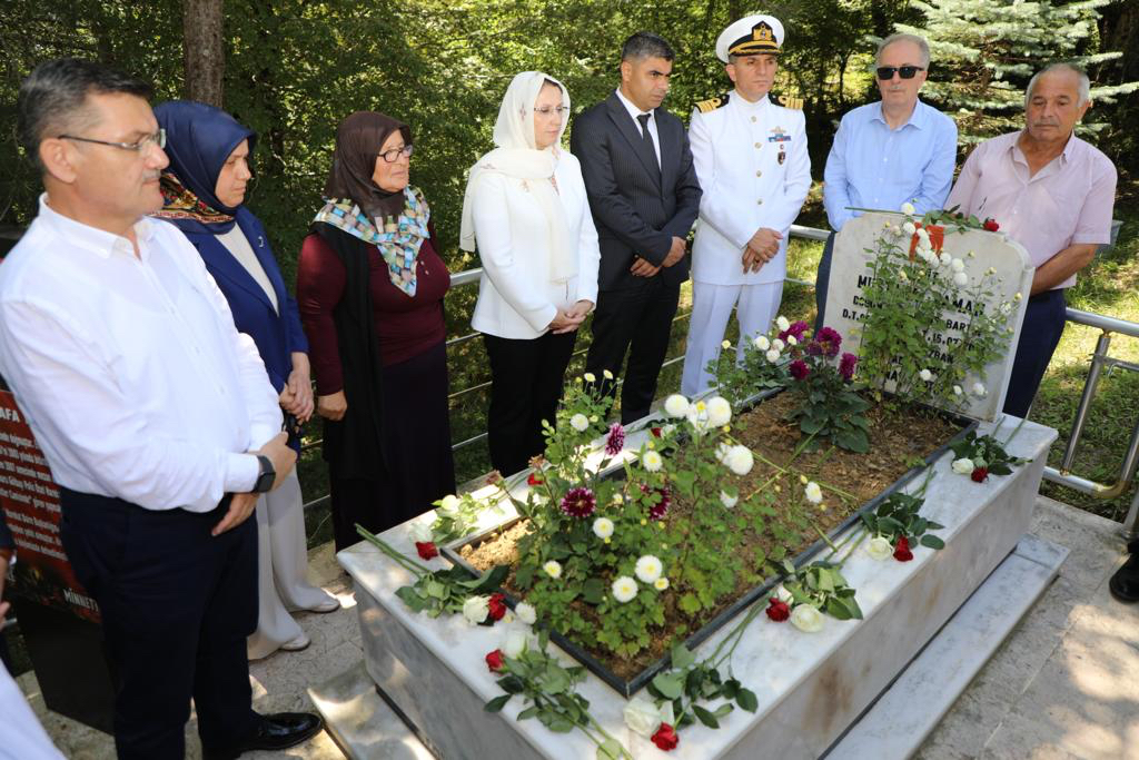 15 Temmuz şehidi Özel Harekat Camisi imam Mustafa Yaman Bartın’daki mezarı başında anıldı