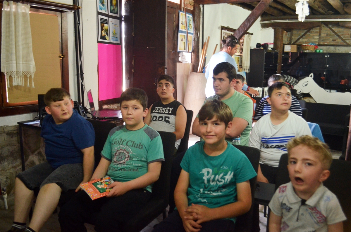 Amasya’da dezavantajlı çocuklar sinema etkinliğinde buluştu