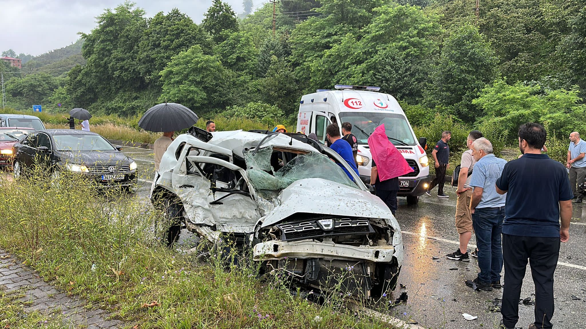 Giresun’da otomobil ile minibüsün çarpıştığı kazada 1 kişi öldü, 10 kişi yaralandı