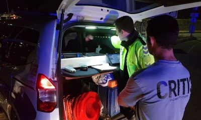 Karabük’te alkollü sürücü otomobiliyle refüje çıkıp aydınlatma direğine çarptı