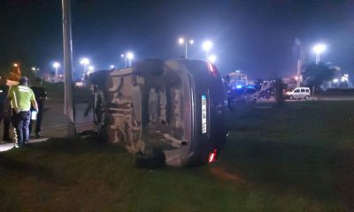 Karabük’te çalıntı otomobille polisten kaçan ehliyetsiz sürücü kaza yaptı