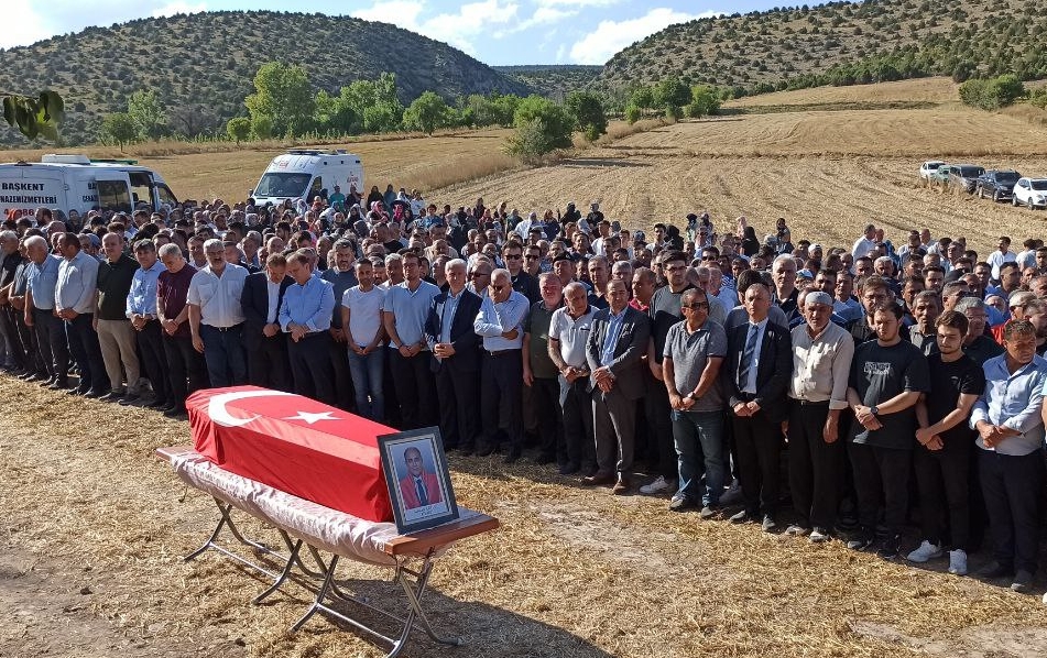 Yargıtay üyesi Mustafa Artuç’un cenazesi, memleketi Tokat’ta defnedildi