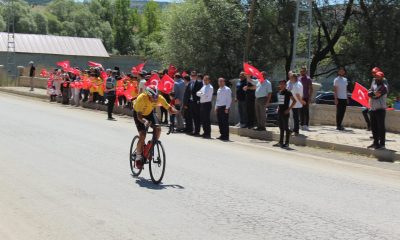 100. Yıl Cumhuriyet Bisiklet Turu’na katılan sporcular Tokat’tan geçti