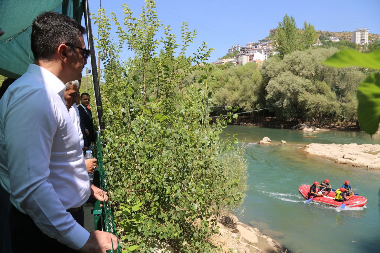Tunceli’de ANALİG Rafting Türkiye Birinciliği müsabakaları yapıldı