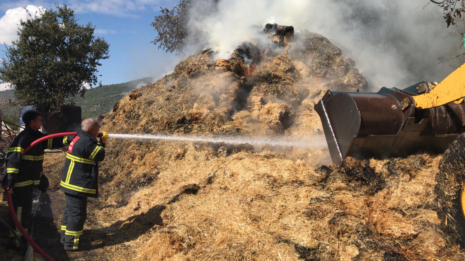 Amasya’da 60 ton saman balyası yandı