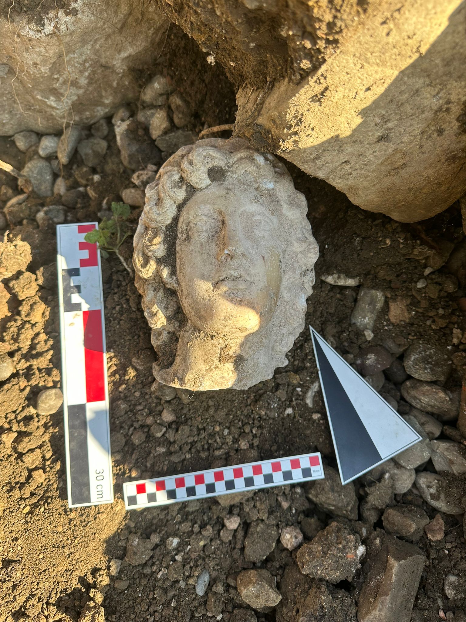 Düzce’de antik kentte bulunan Büyük İskender’e ait heykel başı arkeologları heyecanlandırdı