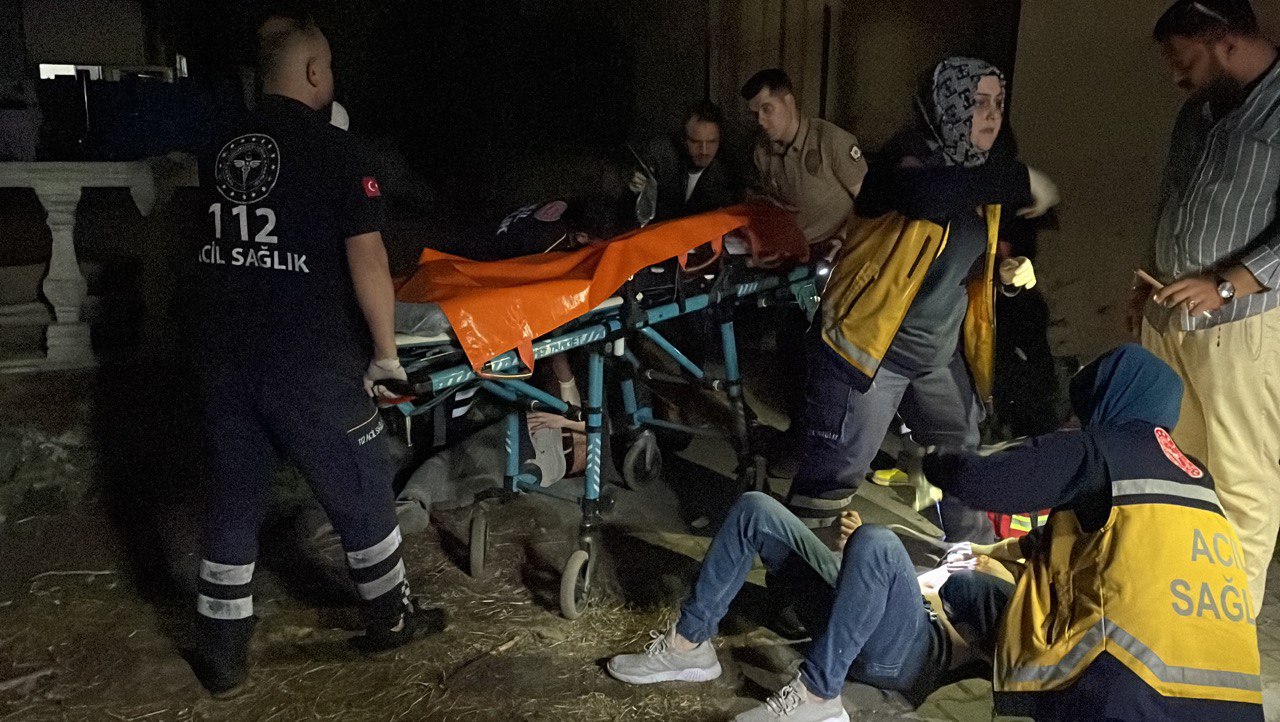 Düzce’de bıçaklı kavgada 2 kişi yaralandı