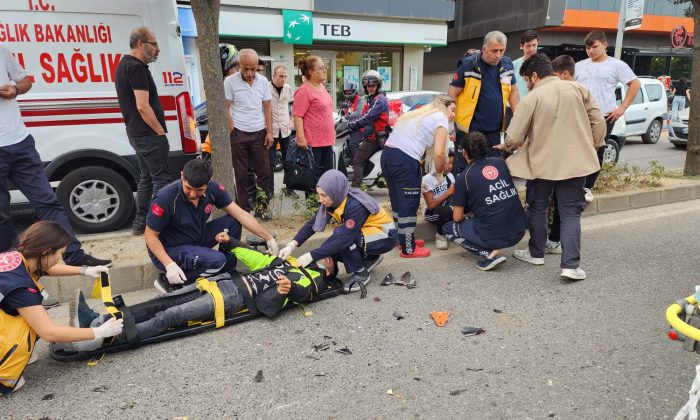 Düzce’de elektrikli bisikletle motosikletin çarpıştığı kazada sürücüler yaralandı