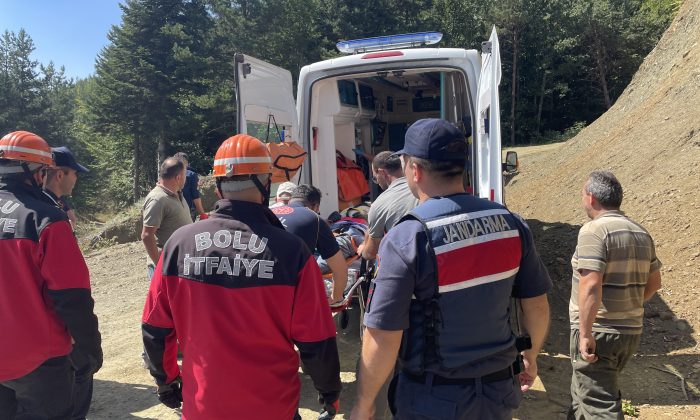 GÜNCELLEME – Bolu’da dereye devrilen traktörün sürücüsü öldü