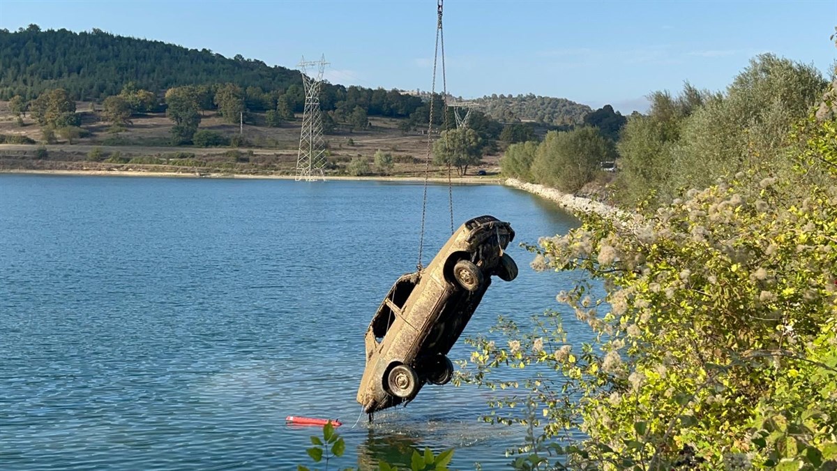 Samsun’da suçta kullanılan otomobil gölette bulundu
