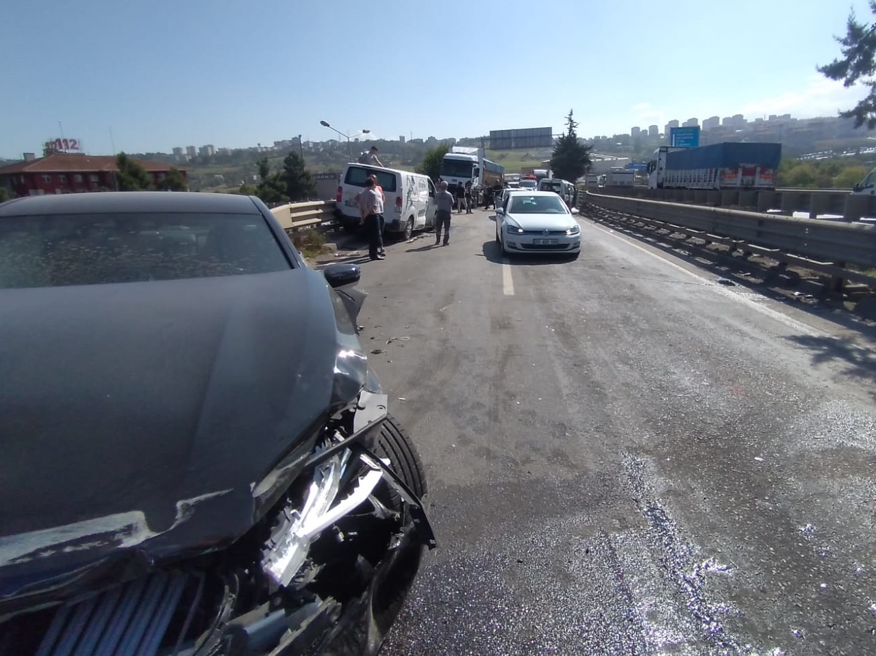 Samsun’da zincirleme trafik kazasında 2 kişi yaralandı