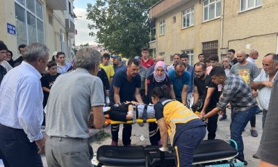 Sinop’ta otomobille çarpışan motosikletteki 2 kişi yaralandı