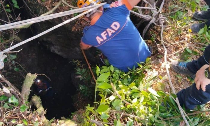 Zonguldak’ta mağaraya düşen kişi ekiplerce kurtarıldı