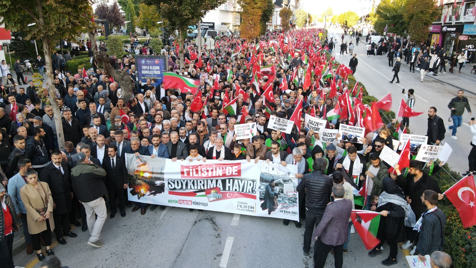 Çorum’da vatandaşlar İsrail’e “Büyük Filistin Yürüyüşü” ile tepki gösterdi
