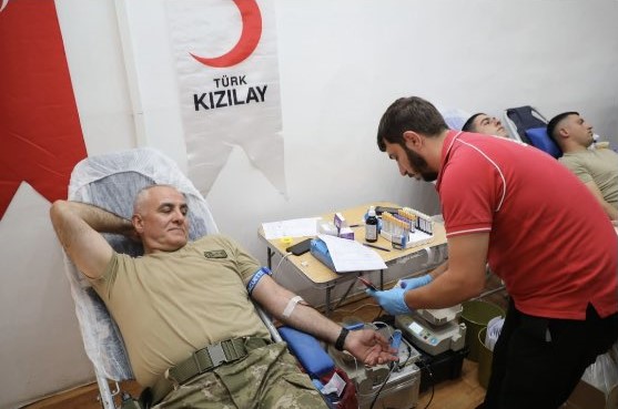 Samsun’da Mehmetçik’ten Türk Kızılay’a kan desteği